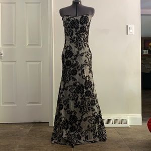 ModCloth full-length black lace dress size small